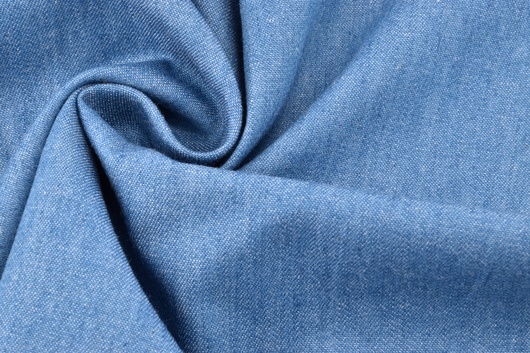 Leichter Jeansstoff
